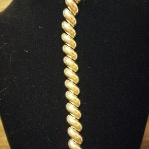 Elegant Gold-Tone Women's Bracelet